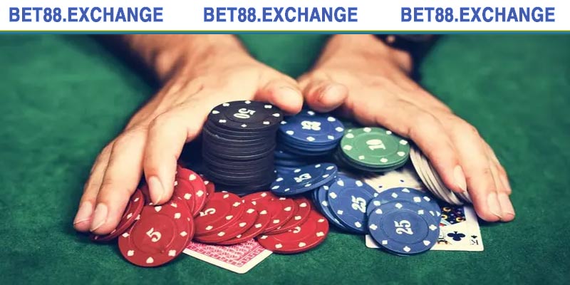 Hướng dẫn từng bước chơi Poker trực tuyến